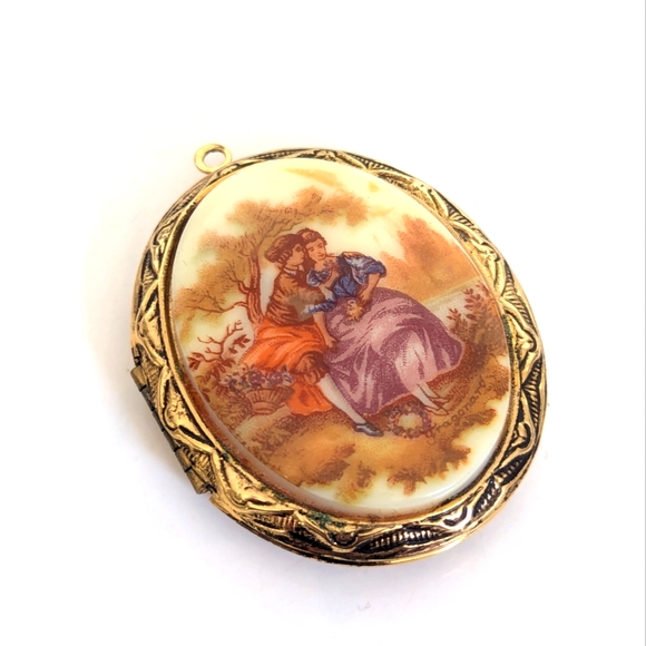 Vintage Gold Tone Ceramic Victorian Courting Couple Romantic Locket Pendant - Picture 1 of 5